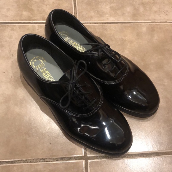 Barclay Shiny Men’s Oxford size 8W. Practically new! - Picture 12 of 16